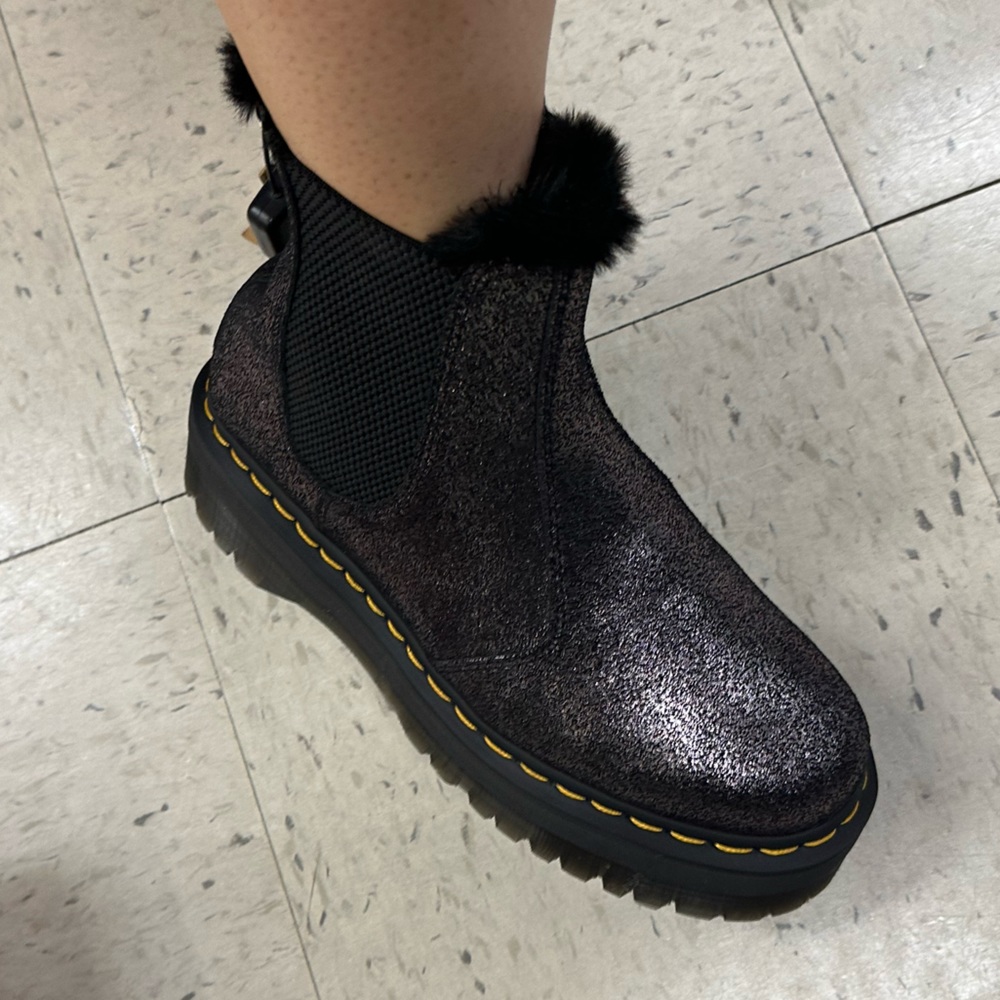 New Dr Marten 2976 Quad Platform Fur-Lined Metallic Boots- Black/Silver Glitter